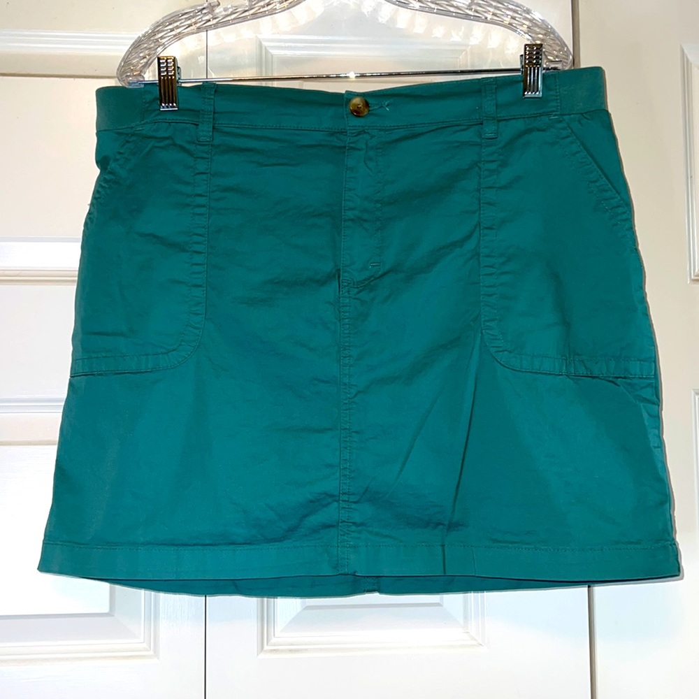 Lee Skort